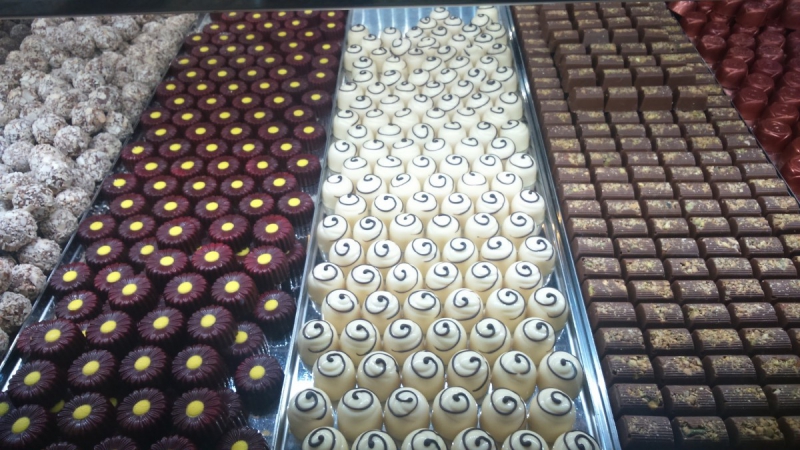 chocolaterie-MONTMEYAN-min_chocolates_milk_chocolate_white_chocolate_truffles_candy_food_treat_cacao-1213769